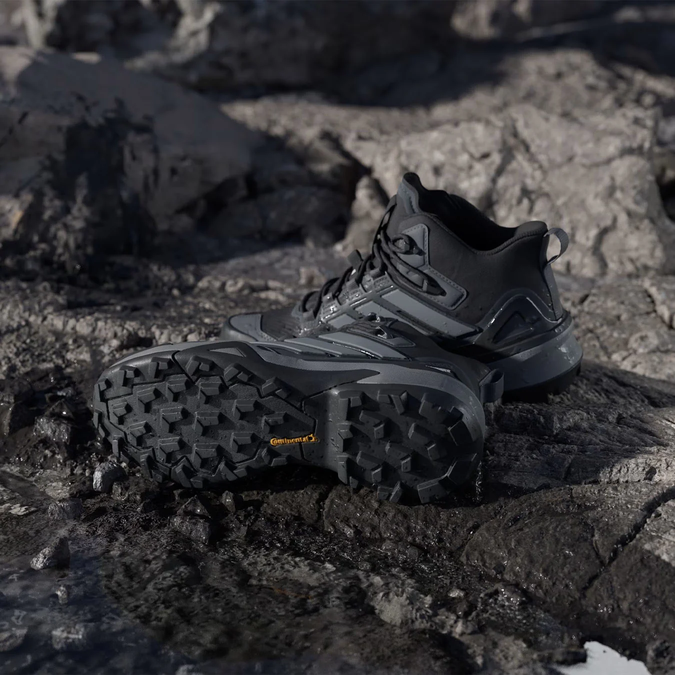 Adidas Terrex Womens Terrex Skychaser Hiking Boots Mid GTX Black - Image 3