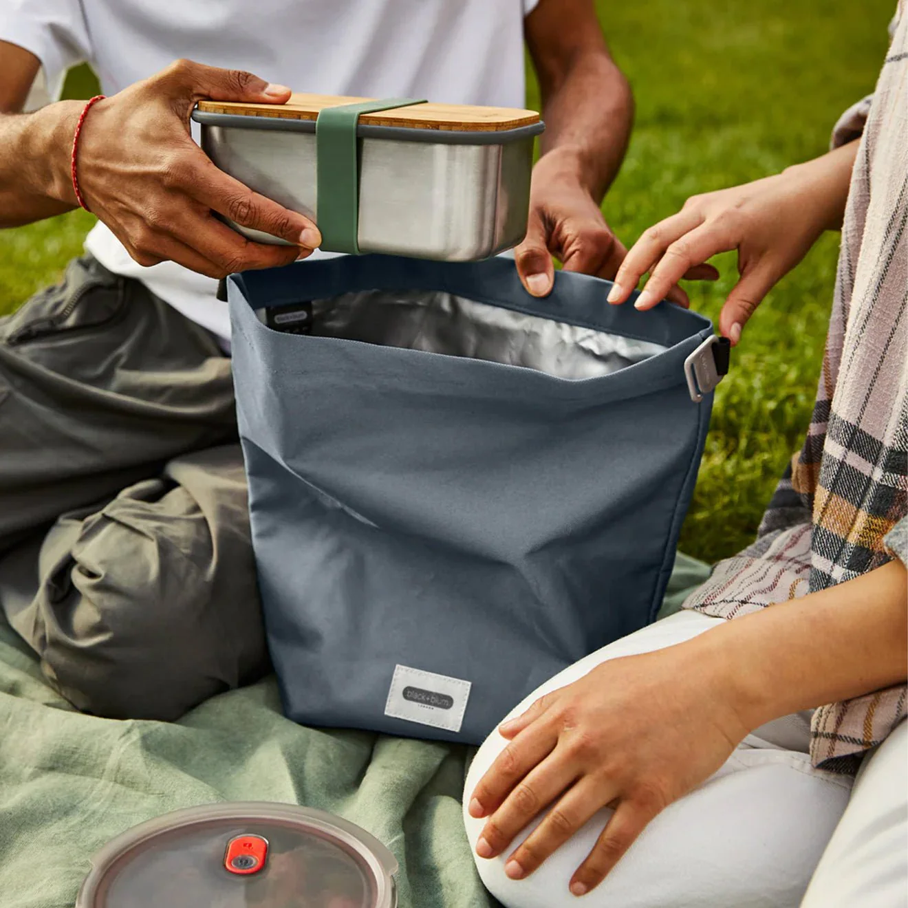 Black + Blum Lunch Bag Black - Image 3