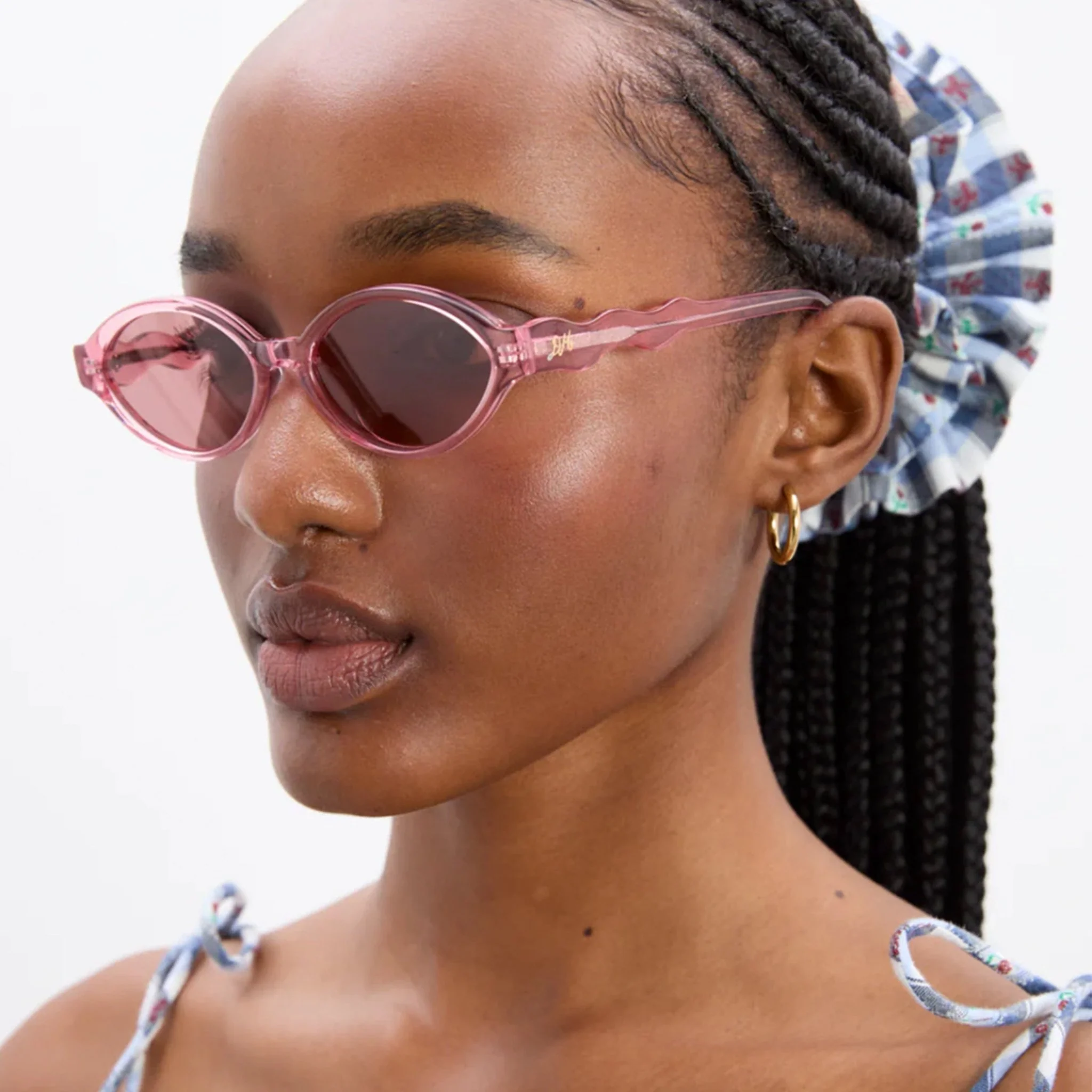 Damson Madder Slim Oval Preppy Sunglasses With Wavy Temple Pink - Image 3