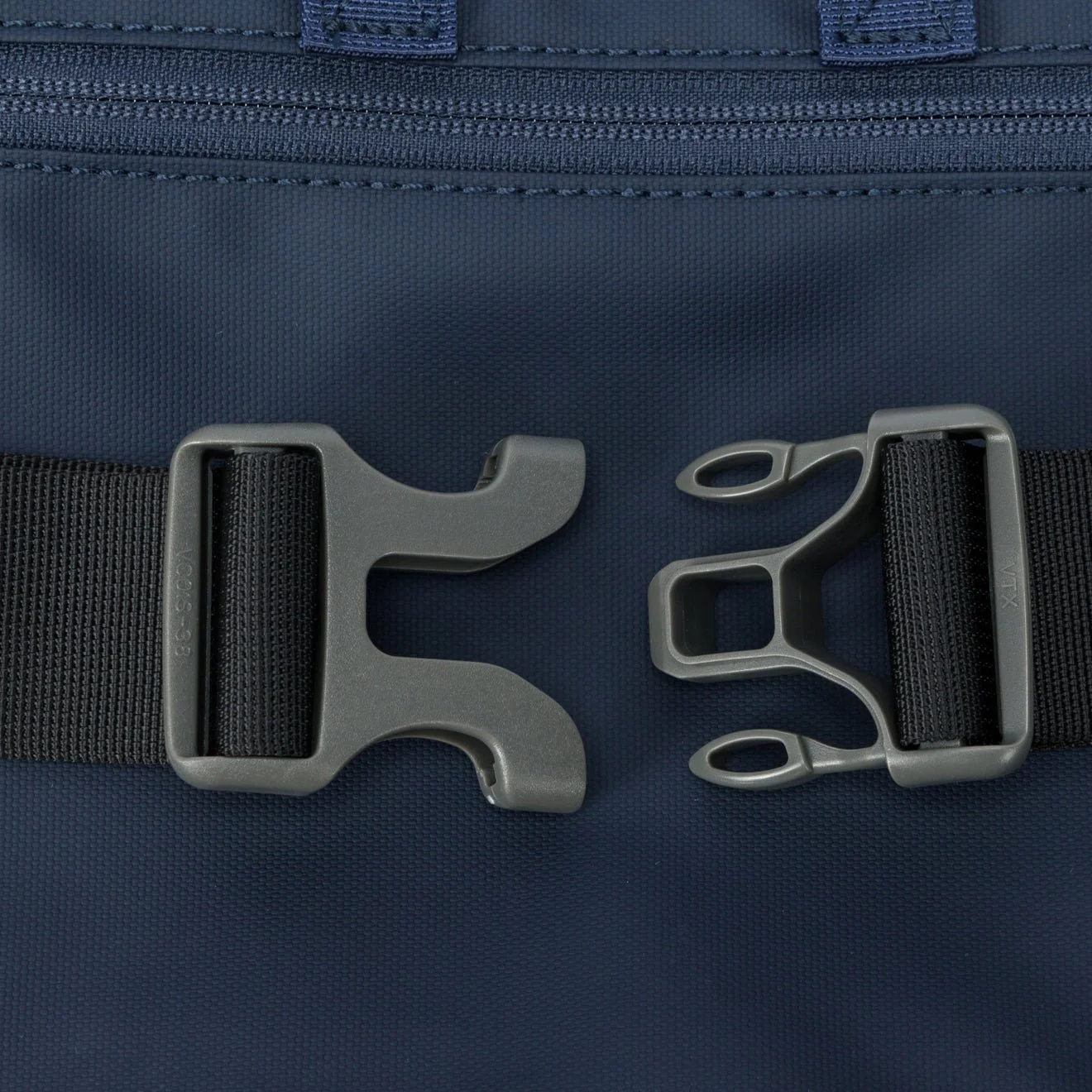 Elliker Fitts Sling Bag 2L Navy - Image 8