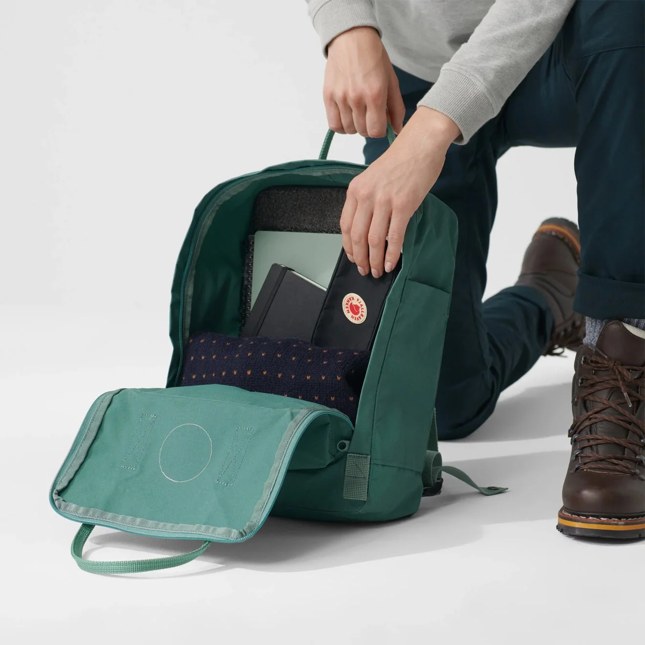 Fjallraven Kanken Classic Backpack Green - Image 6