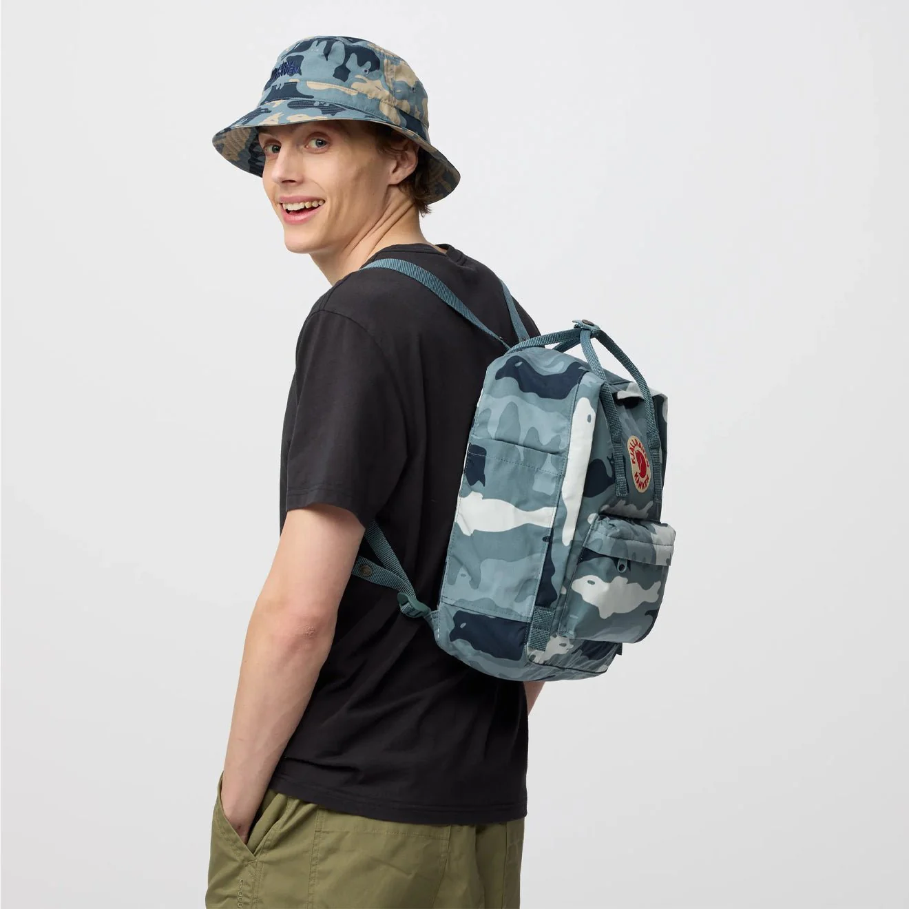 Fjallraven Kanken Graphics Backpack Chalk Rose / Hidden Animals - Image 6