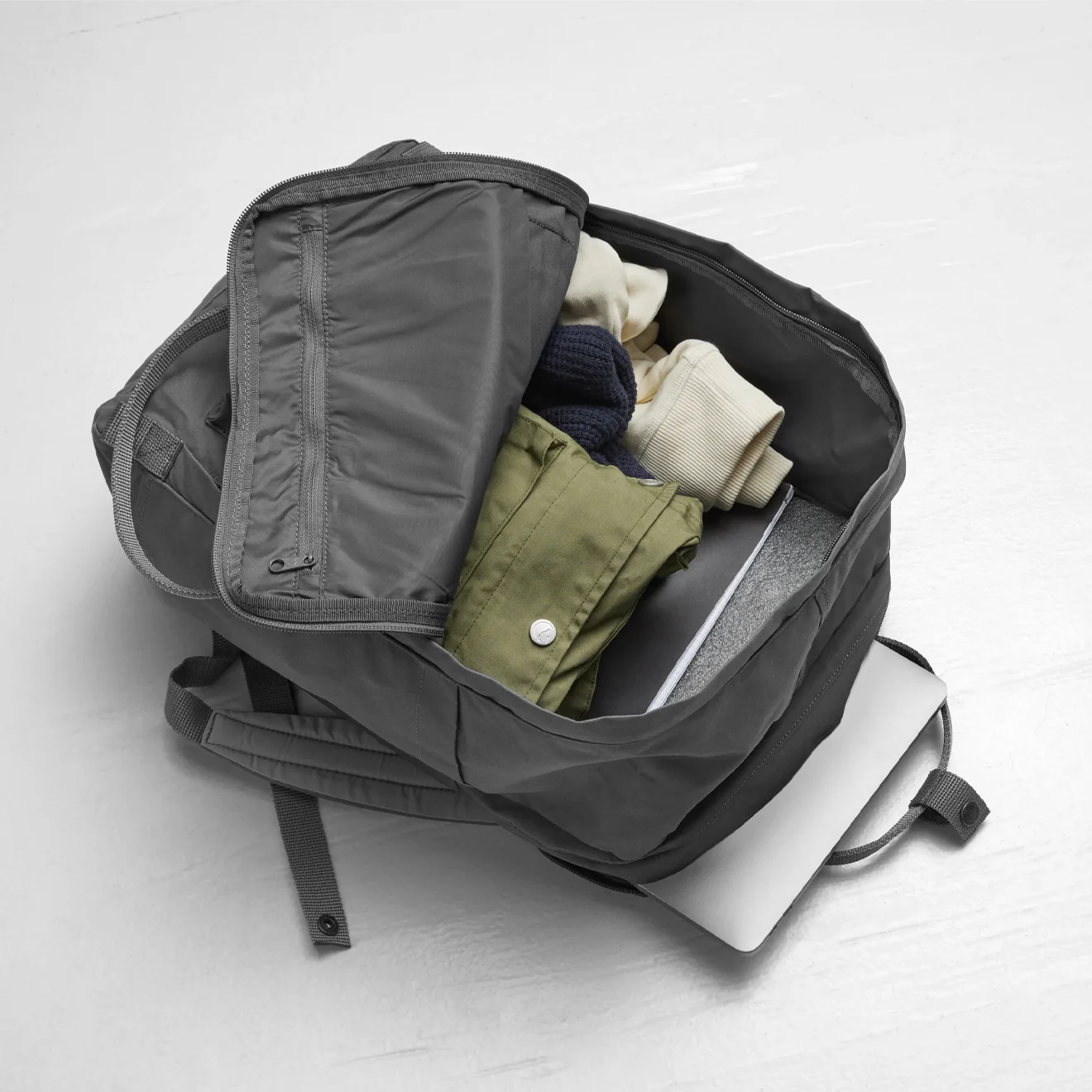 Fjallraven Kanken Laptop 17 Green - Image 6