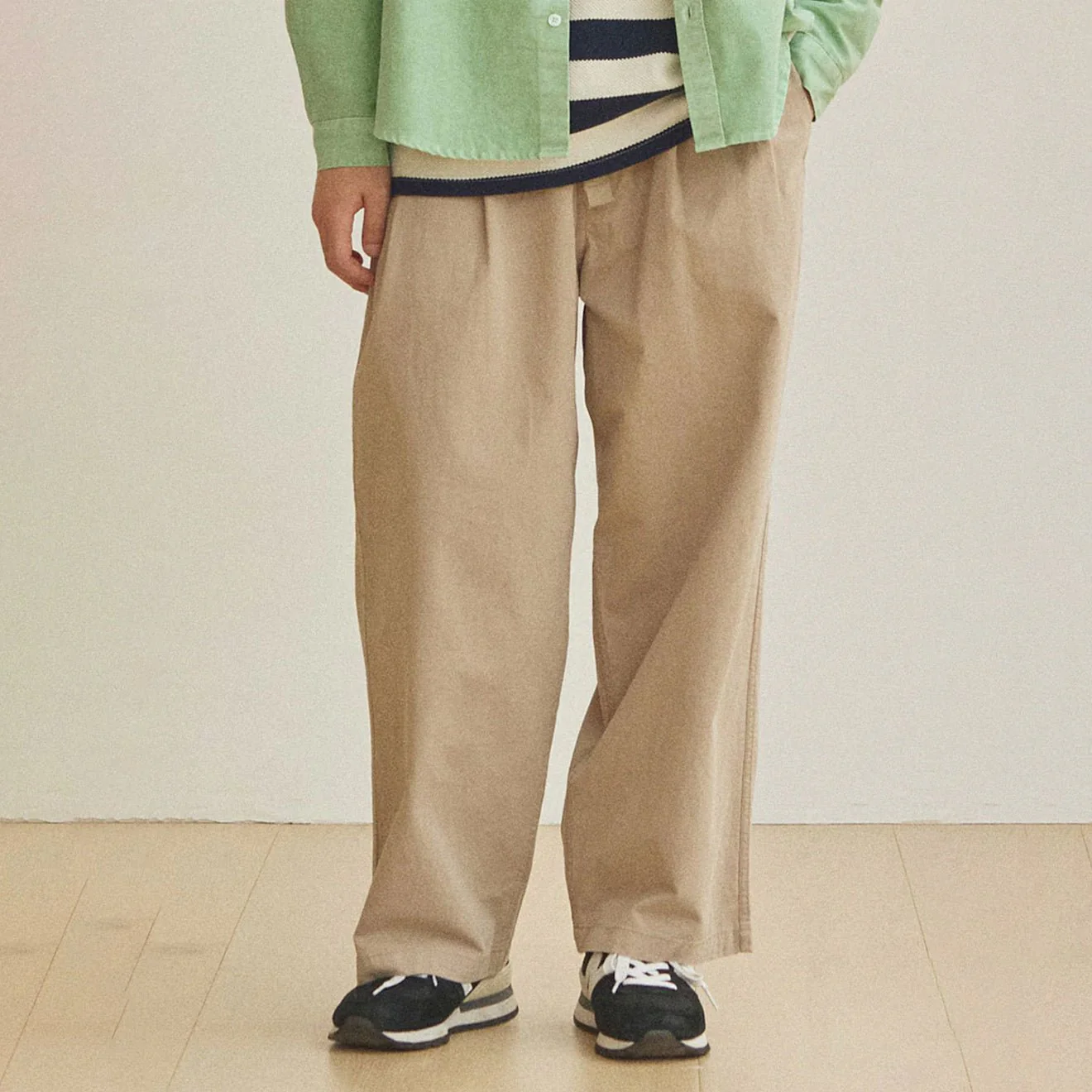 Kappy Two Tuck Wide Pants Beige - Image 2