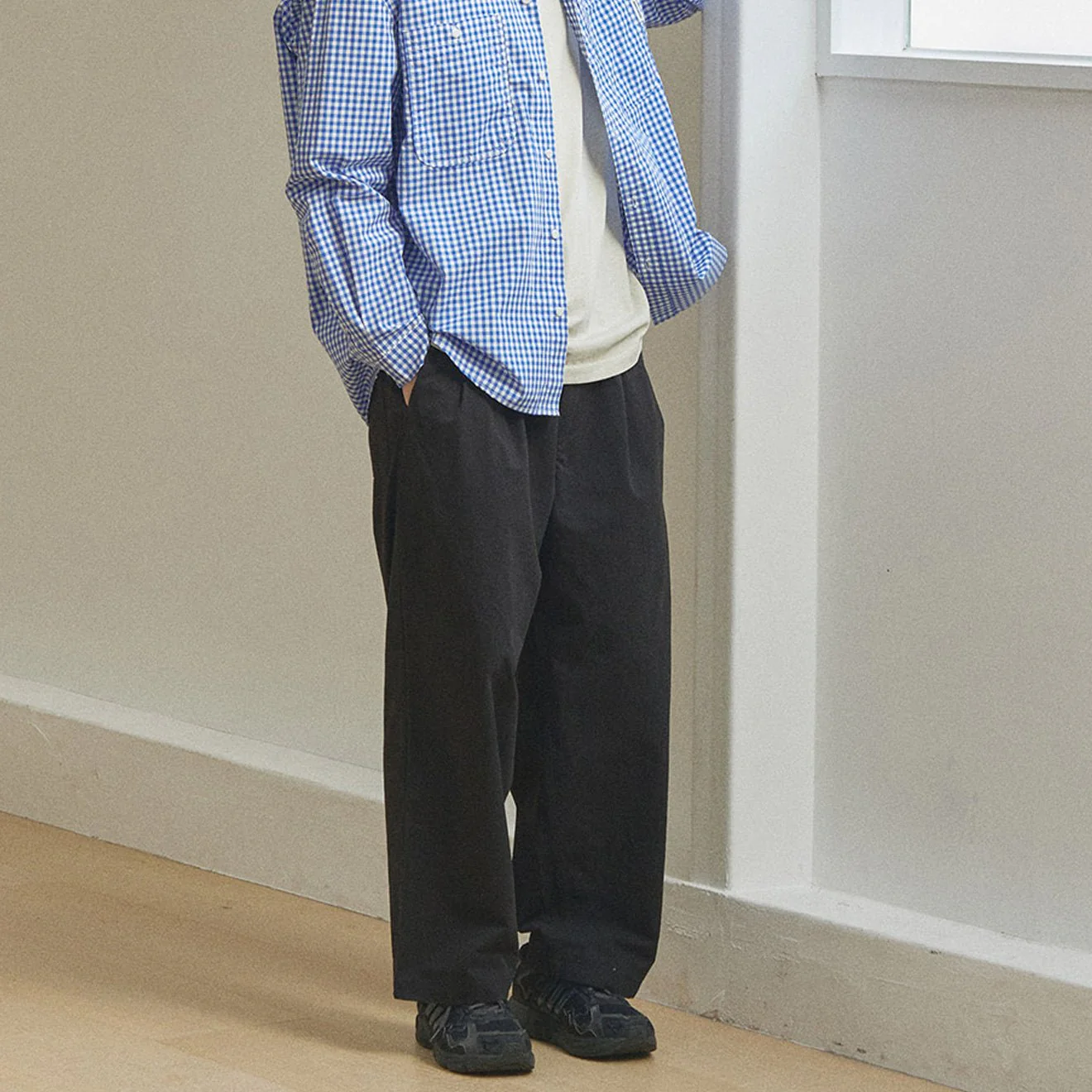 Kappy Two Tuck Wide Pants Black - Image 3