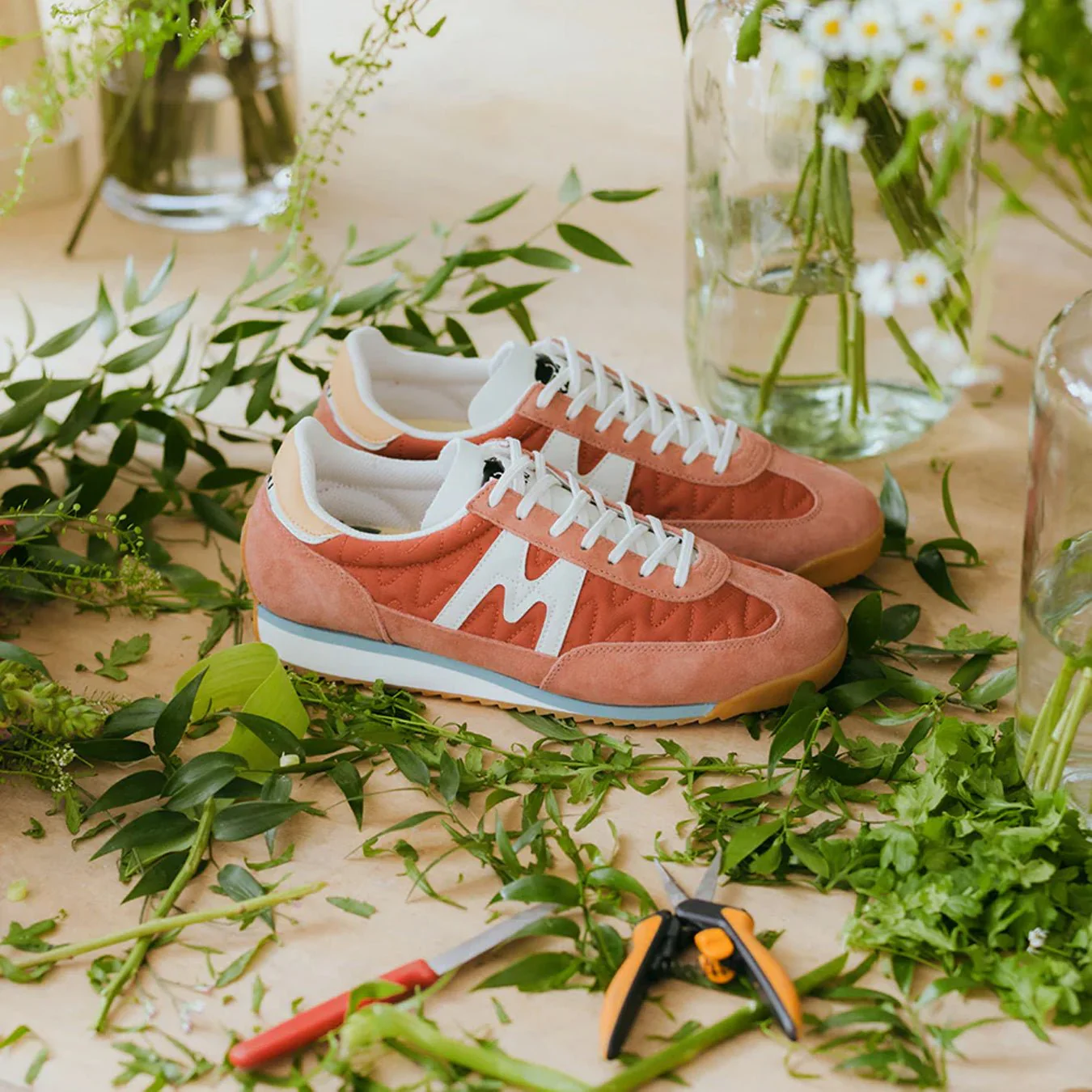 Karhu Womens Mestari Light Mahogany / Blanc De Blanc - Image 7