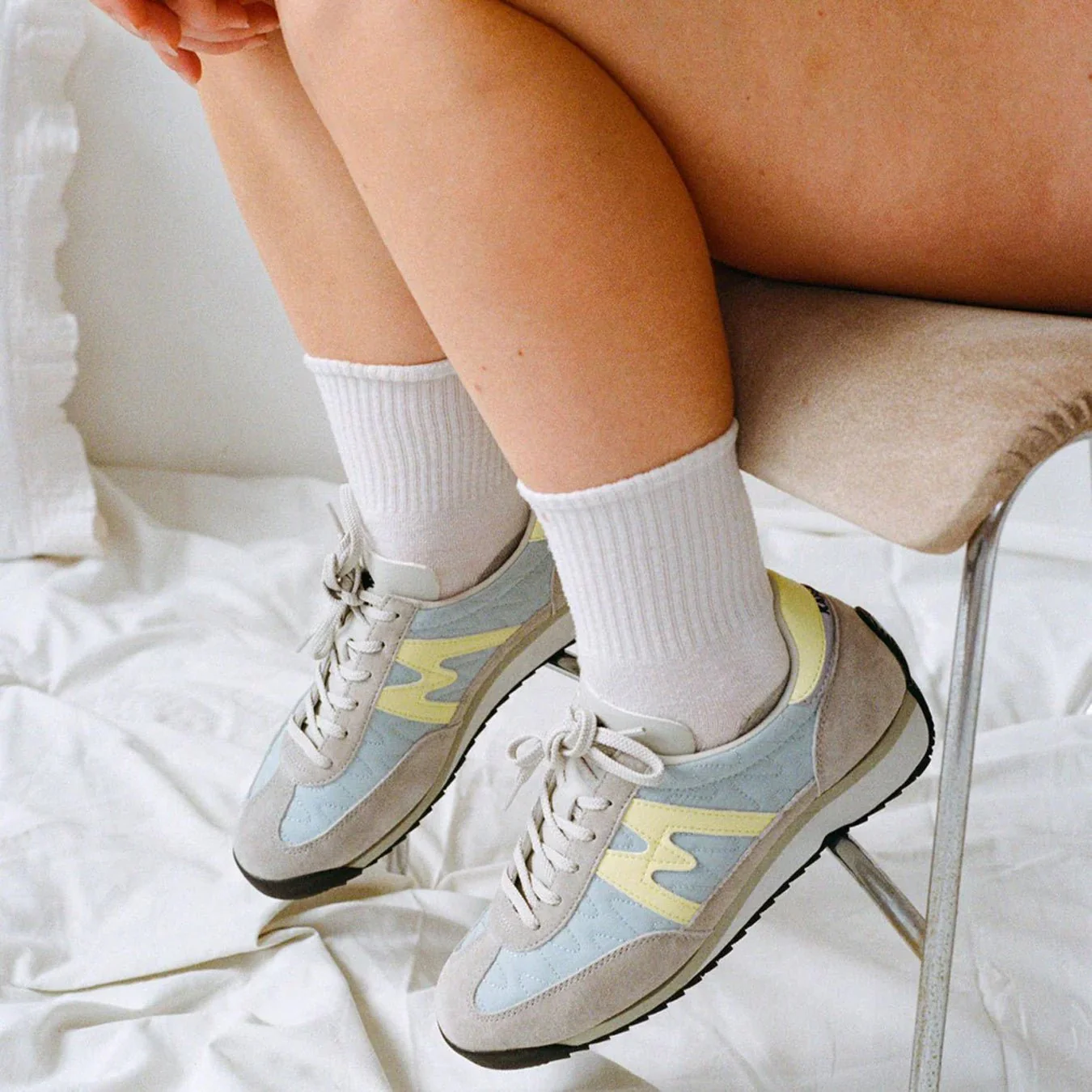 Karhu Womens Mestari Trainer Aqua Gray / Wax Yellow - Image 7
