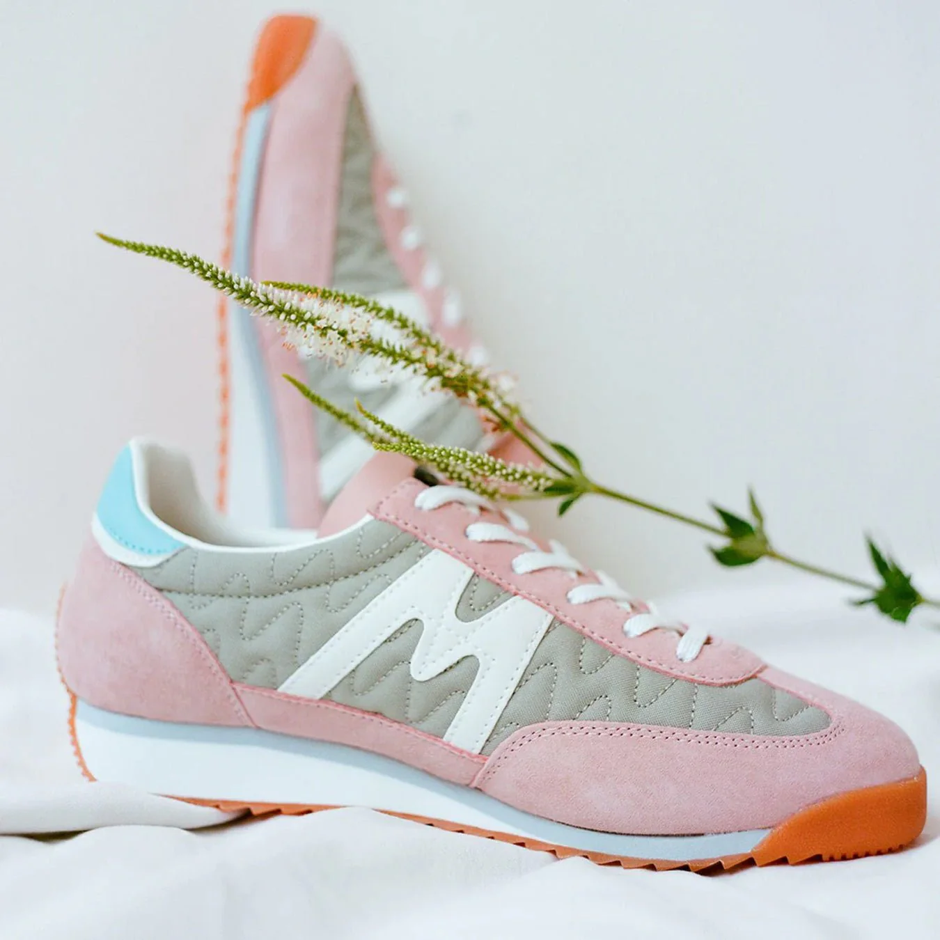 Karhu Womens Mestari Trainer Cameo Rose / White - Image 7