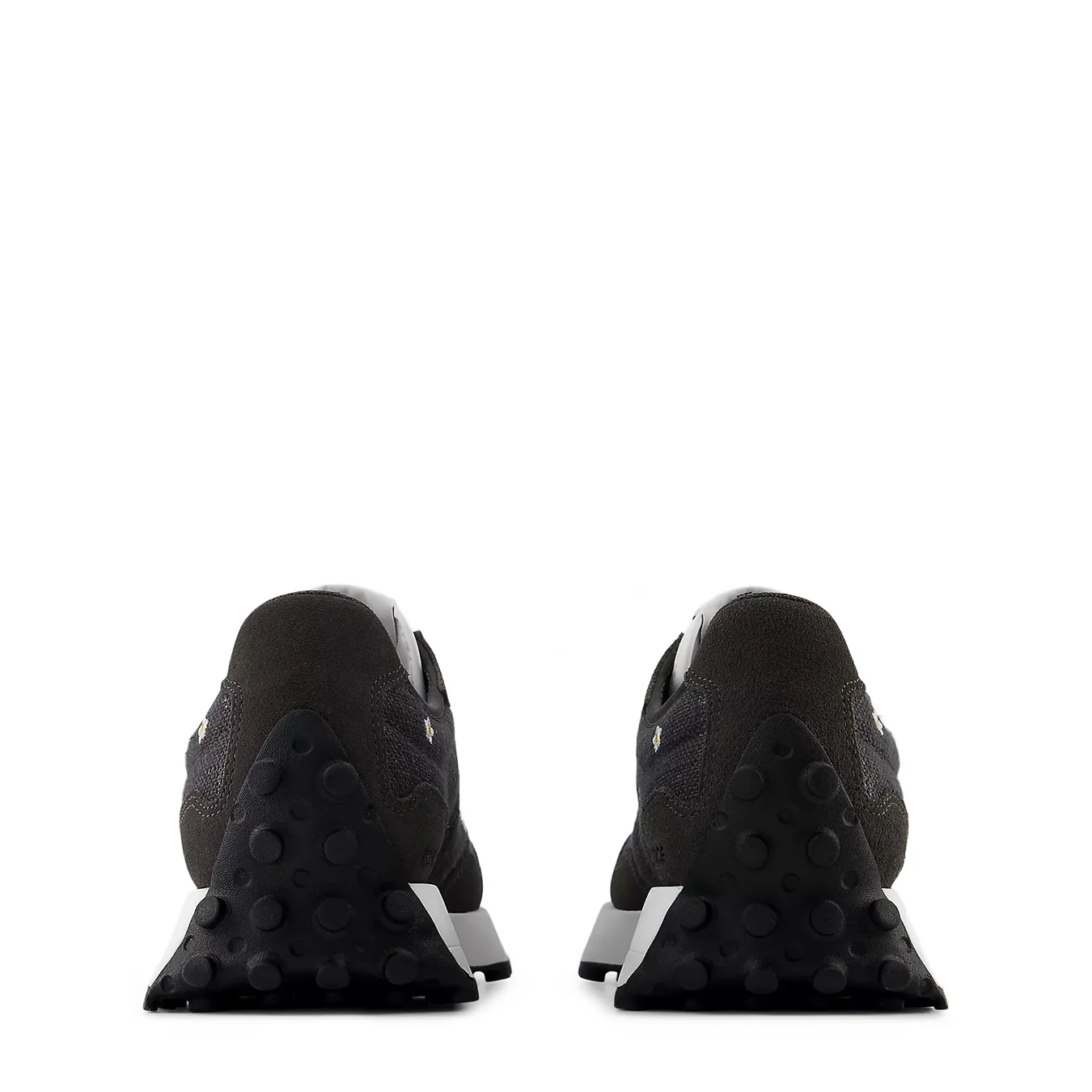 New Balance Womens 327 Trainer Black Cement / White - Image 3