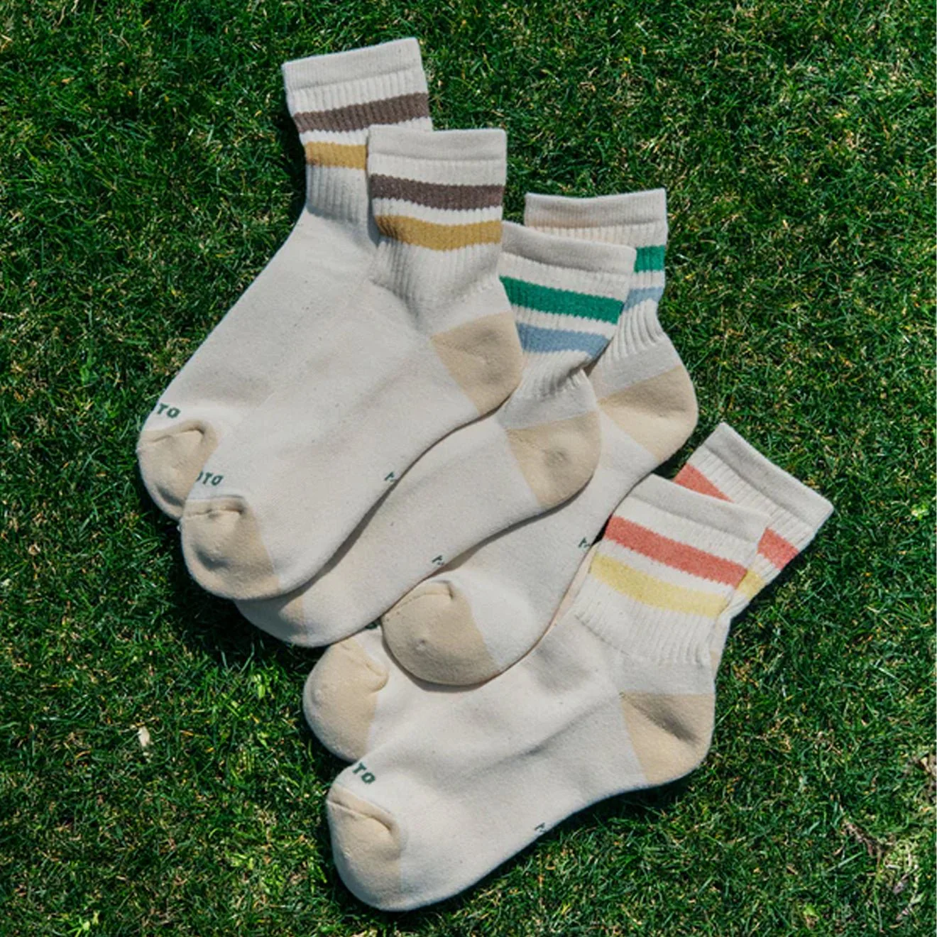 ROTOTO Womens Retro Athletic Ankle Socks Coral / Light Yellow - Image 2