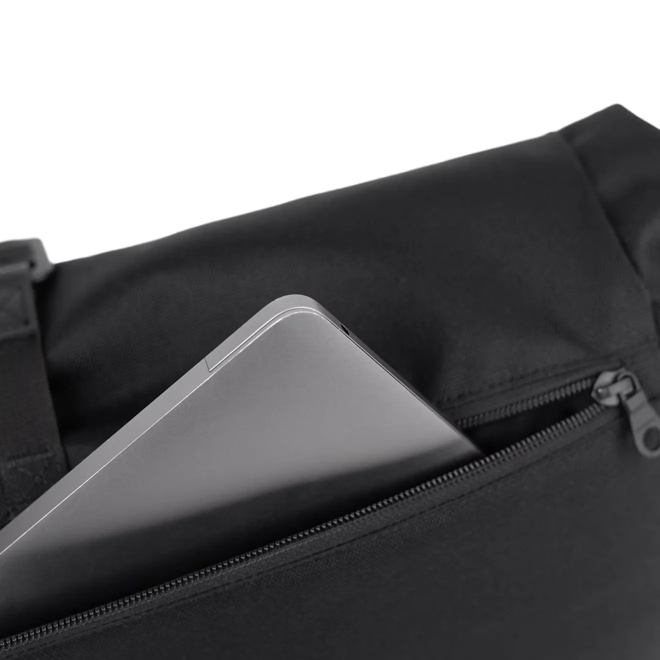Sandqvist Icon Messenger Bag Black - Image 3
