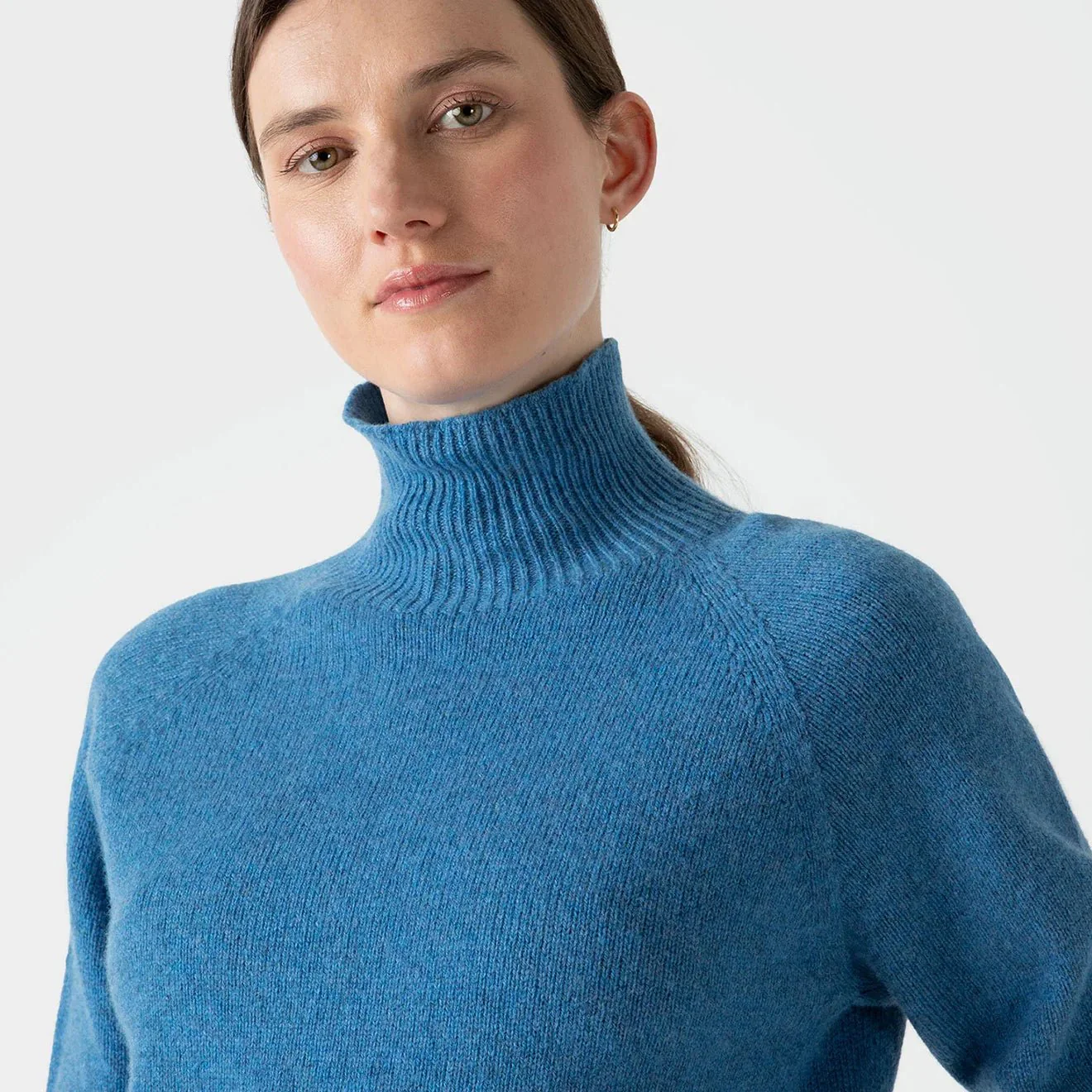 Sunspel Womens Lambswool Funnel Neck Jumper Blue Jean - Image 4