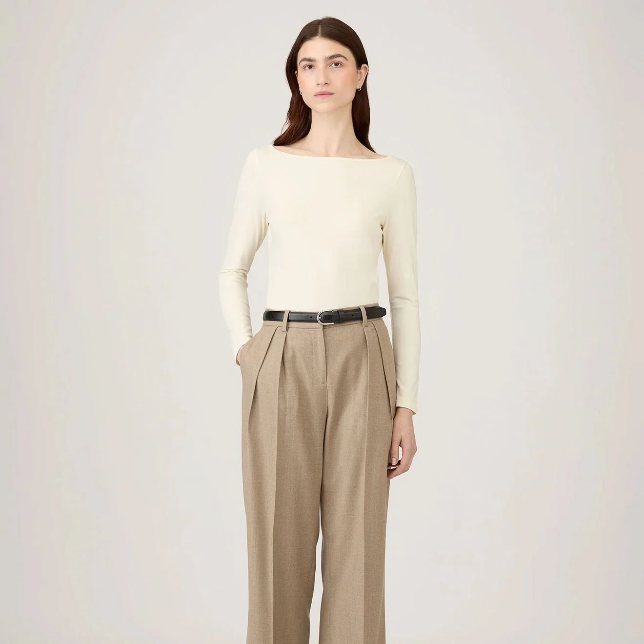 Sunspel Womens Slash Neck L/S Top Ecru - Image 4